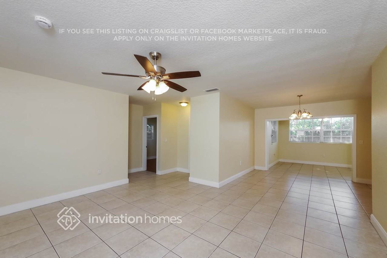 7438 Taft St - Photo 3 of 17