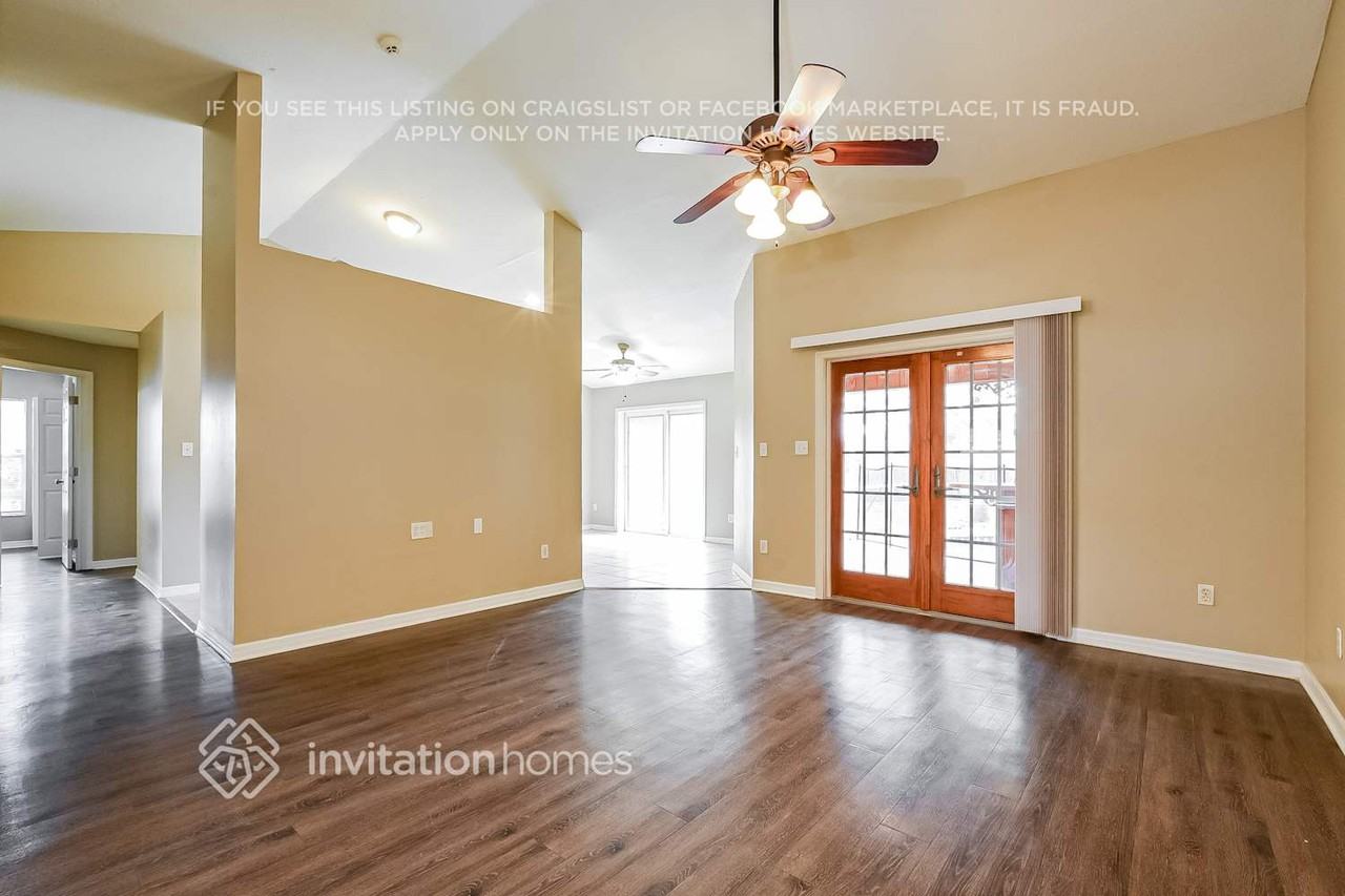 936 Forest Hill Dr - Photo 4 of 17