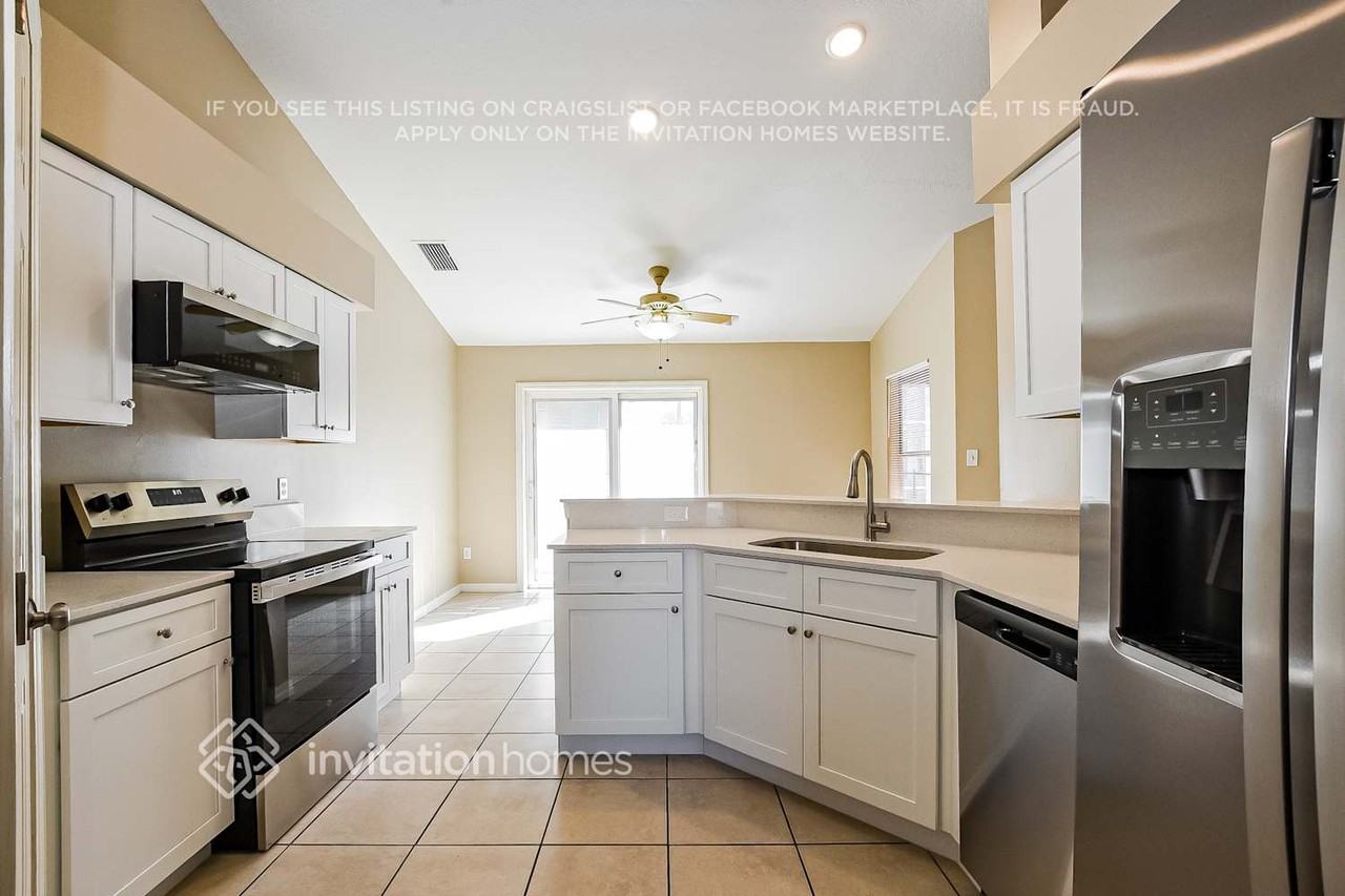 936 Forest Hill Dr - Photo 6 of 17