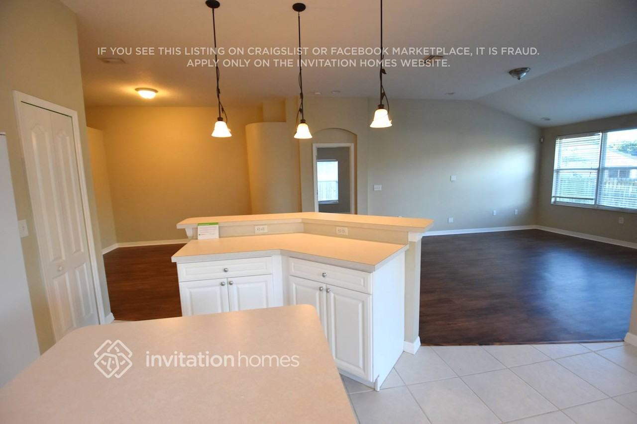 12711 Standbridge Dr - Photo 3 of 12