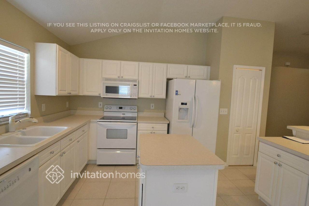 12711 Standbridge Dr - Photo 5 of 12