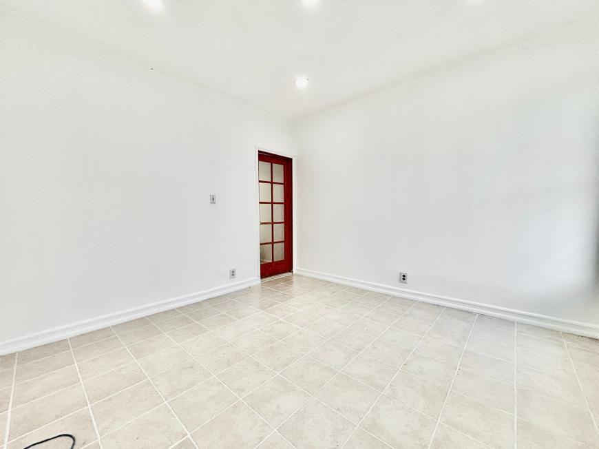 3405 Broadway - Photo 2 of 10