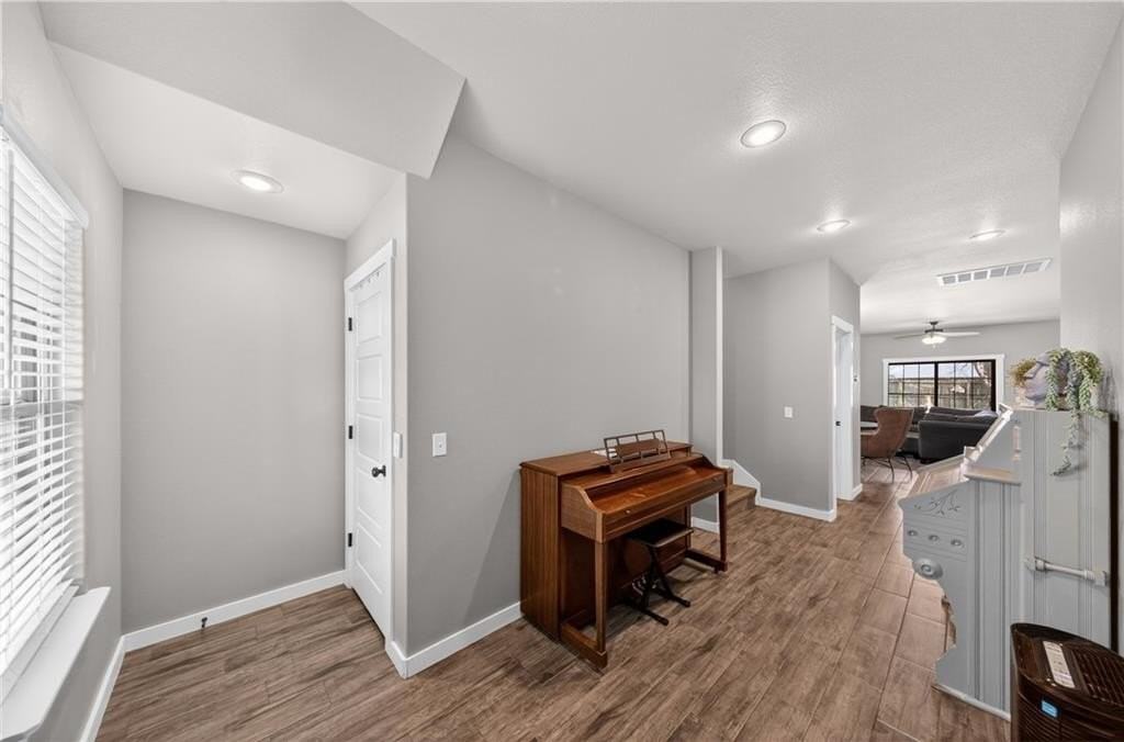 396 N Torc Ln - Photo 3 of 32