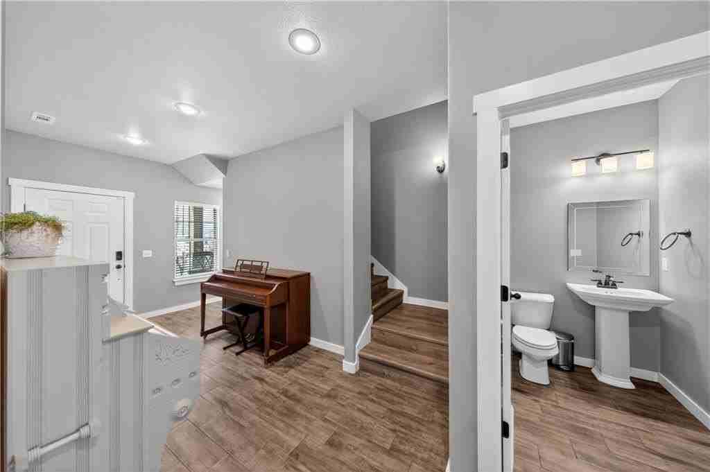 396 N Torc Ln - Photo 4 of 32