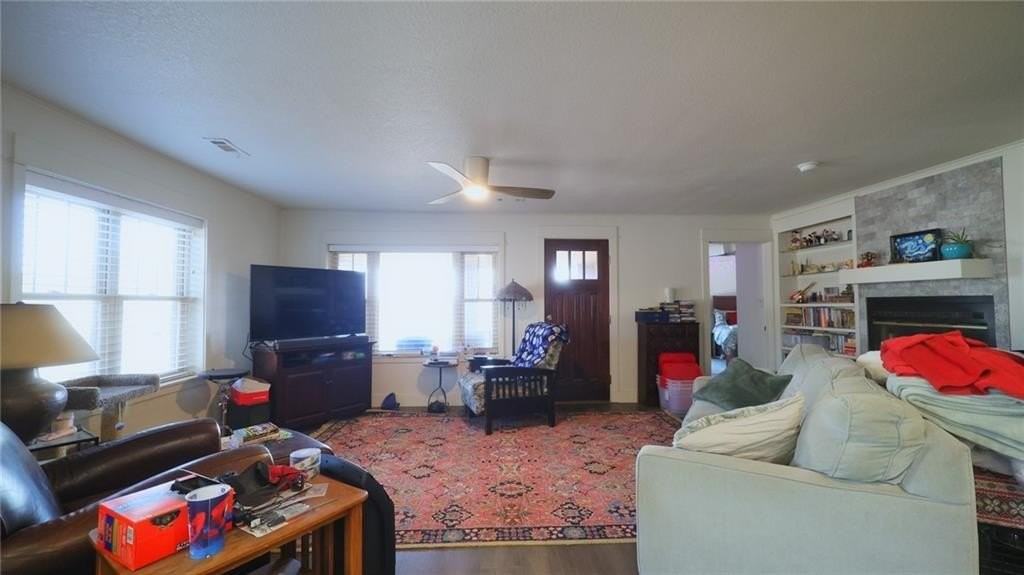 2108 W Stone St - Photo 3 of 8