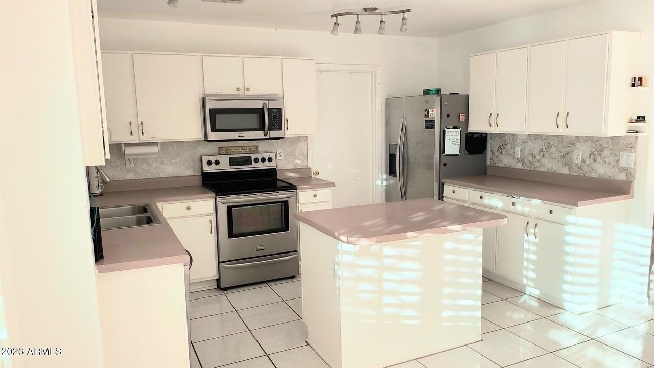 18170 N 89th Ln - Photo 5 of 23