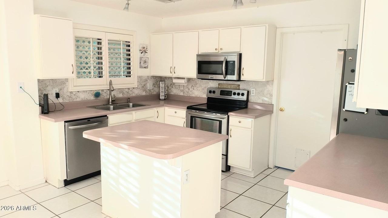 18170 N 89th Ln - Photo 6 of 23