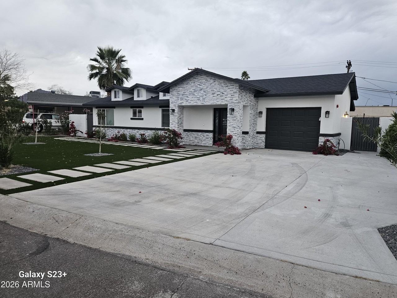 2817 N 71st Pl - Photo 7 of 50