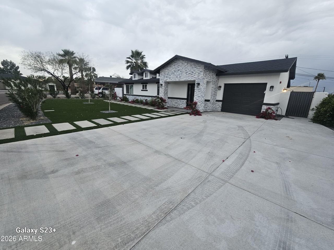 2817 N 71st Pl - Photo 5 of 50