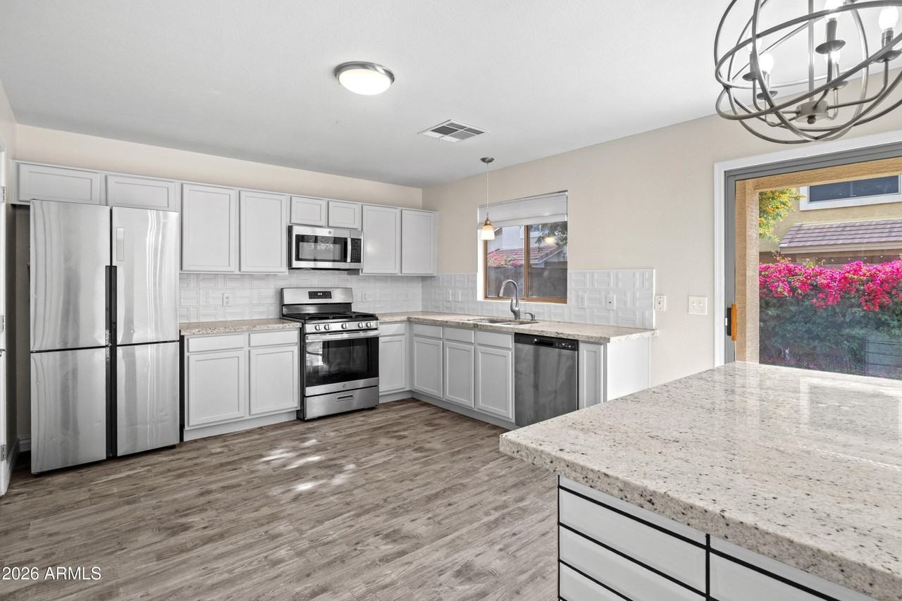 4051 E Melinda Ln - Photo 6 of 24