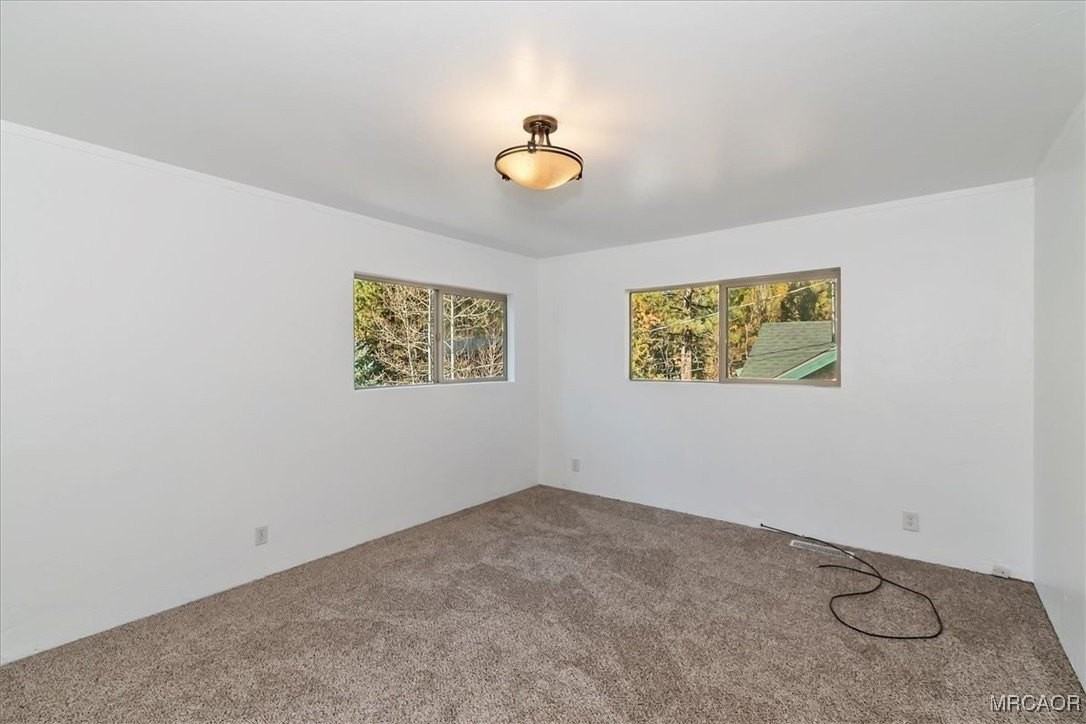 383 Catalina Rd - Photo 5 of 40