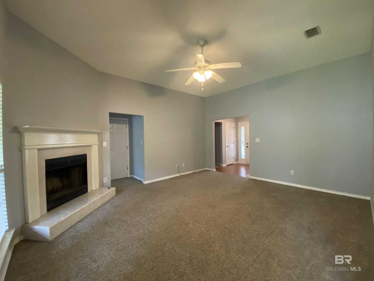 8057 Deerwood Dr - Photo 3 of 23