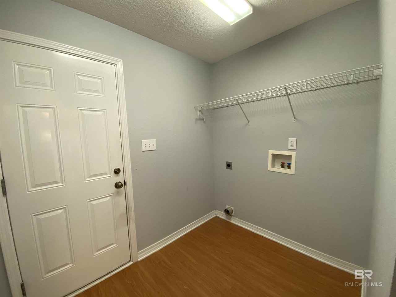 8057 Deerwood Dr - Photo 7 of 23