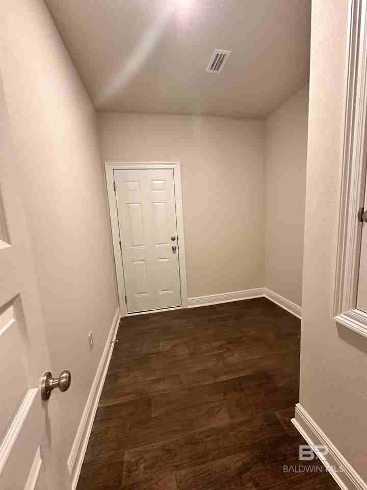32503 Revere Dr - Photo 2 of 11