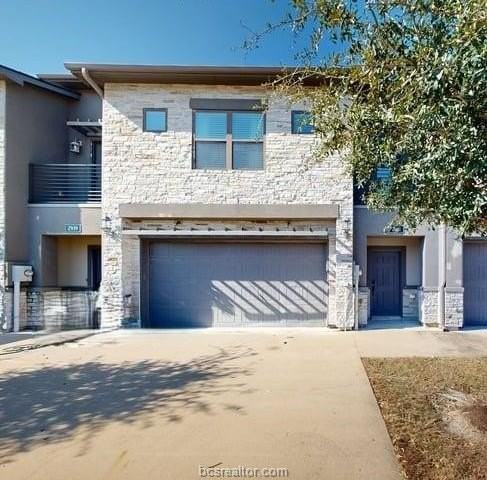 2941 Papa Bear Dr - Photo 2 of 32