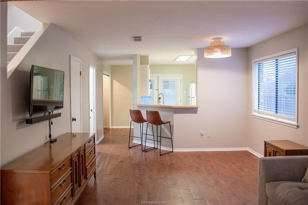 1328 Airline Dr - Photo 4 of 18