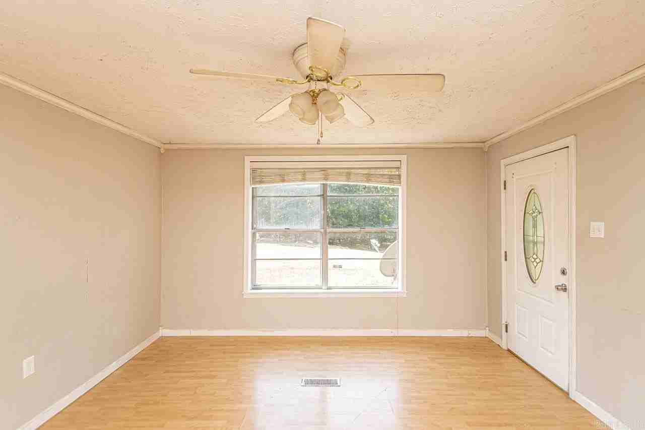 22933 N Sardis Rd - Photo 4 of 14