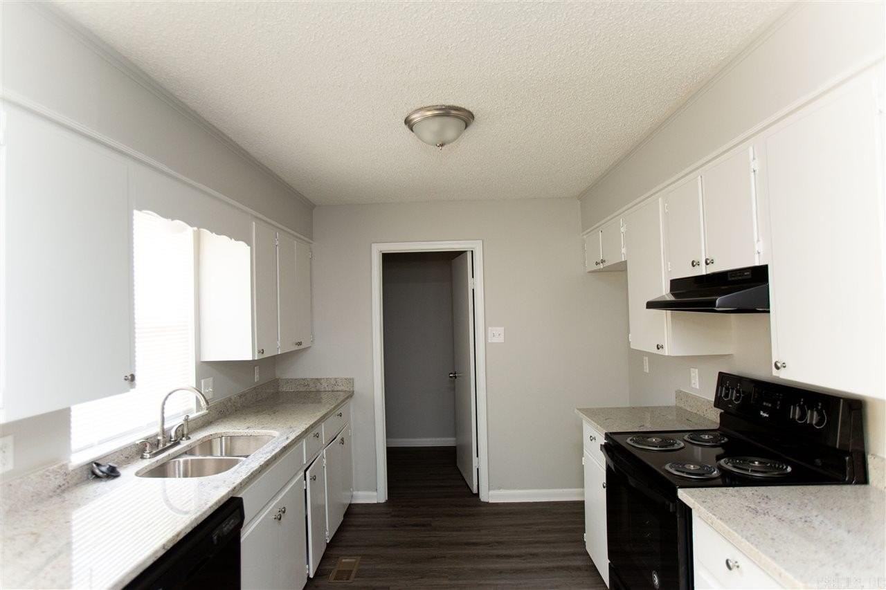 318 1/2 E Lee Ave - Photo 5 of 12