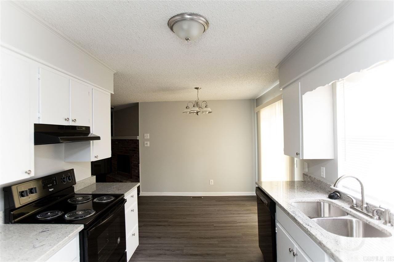 318 1/2 E Lee Ave - Photo 6 of 12