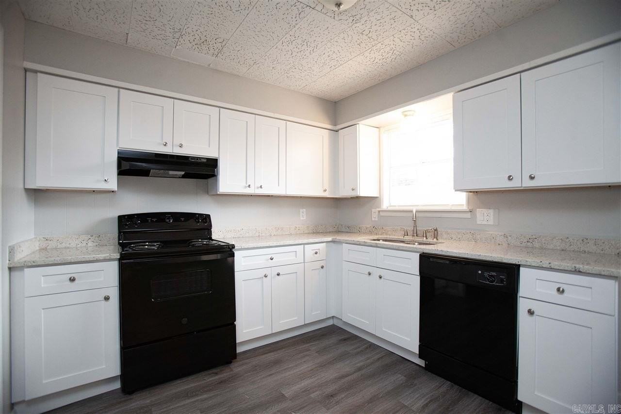 1008 Healy St - Photo 3 of 11