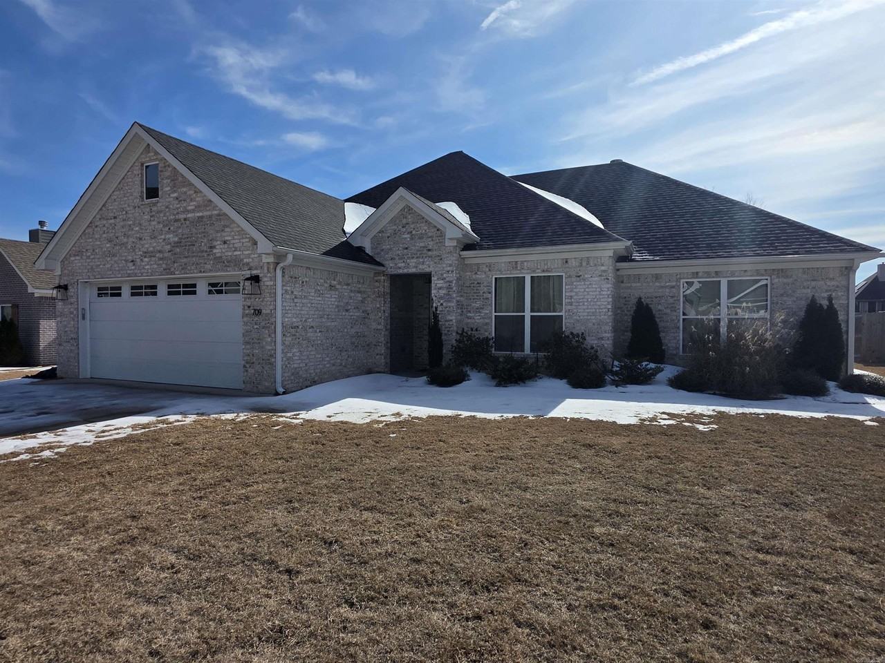 709 Dawsons Pointe Ave - Photo 2 of 5