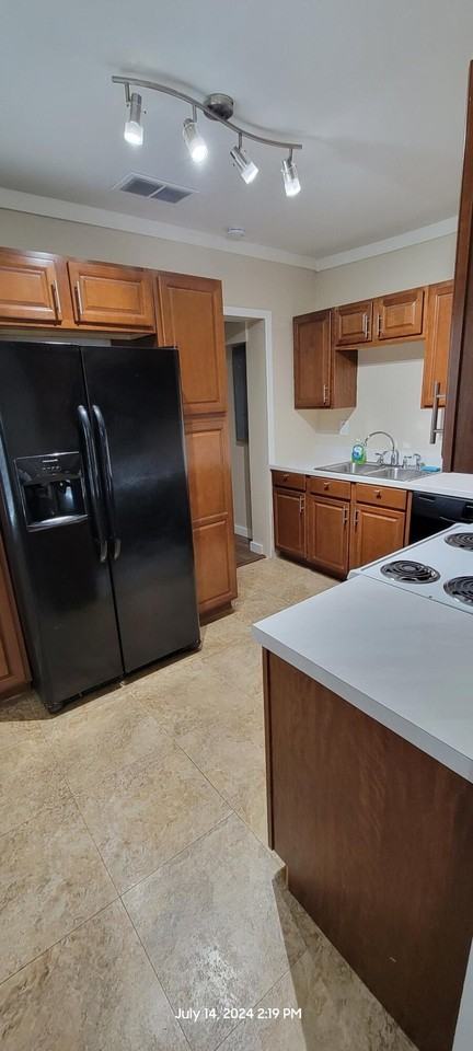 816 Indian Ave - Photo 6 of 19