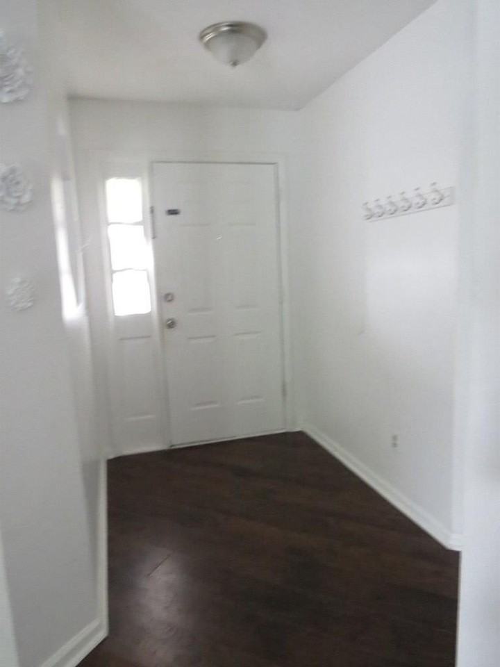 900 Arlington Dr - Photo 2 of 16