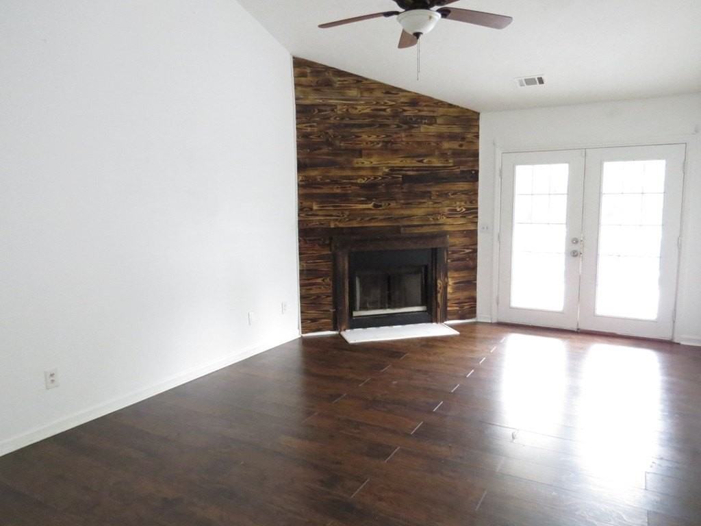 900 Arlington Dr - Photo 3 of 16