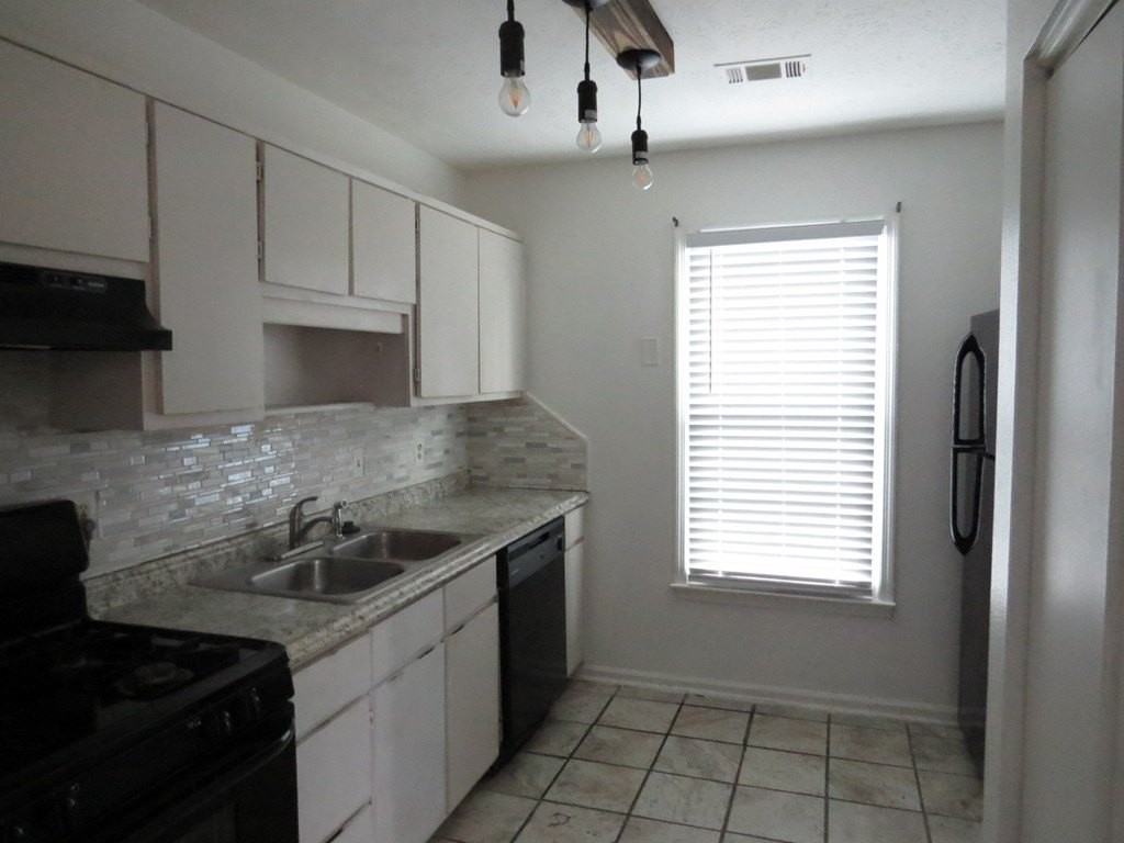 900 Arlington Dr - Photo 6 of 16