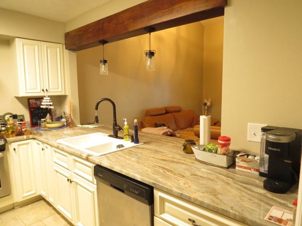 10 Effingham Ct - Photo 7 of 19