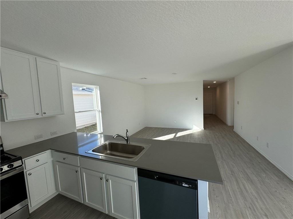 2714 Martell St - Photo 5 of 12