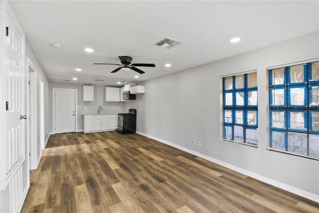 3127 Magnolia St - Photo 3 of 15