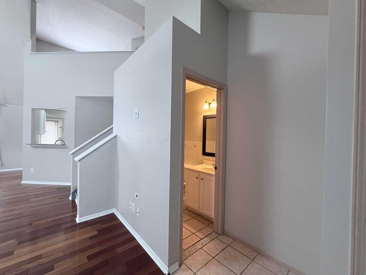 9135 Windy Creek Dr - Photo 4 of 44