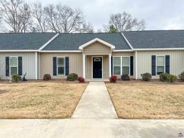 featured image of 121 Washington Place Dr