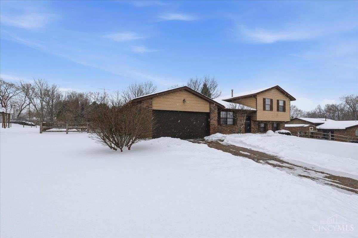 5451 Boehm Dr - Photo 3 of 45