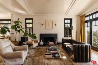 430 Mesa Rd - Photo 1 of 1