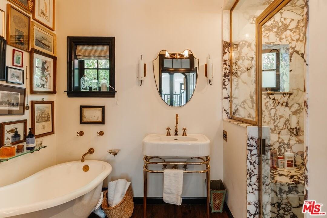 430 Mesa Rd - Photo 4 of 24