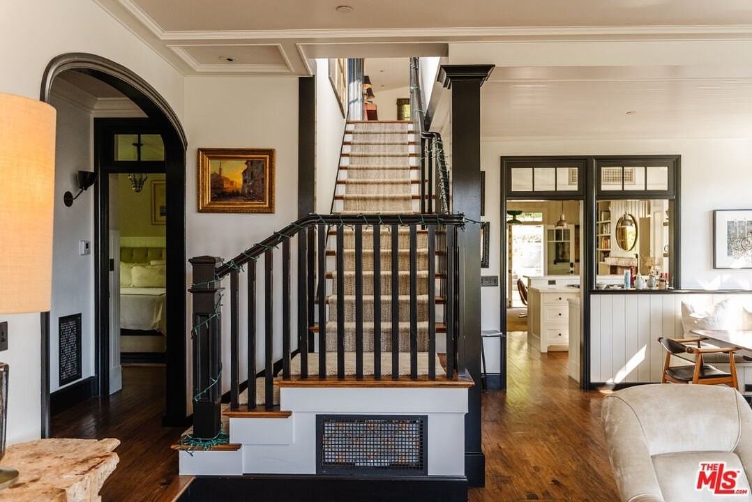 430 Mesa Rd - Photo 5 of 24