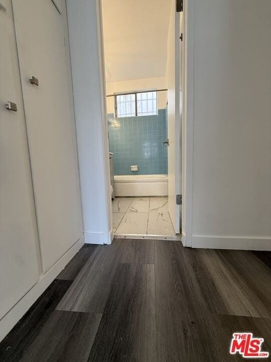 955 N St Andrews Pl Apt 1 #1 - Photo 5 of 8