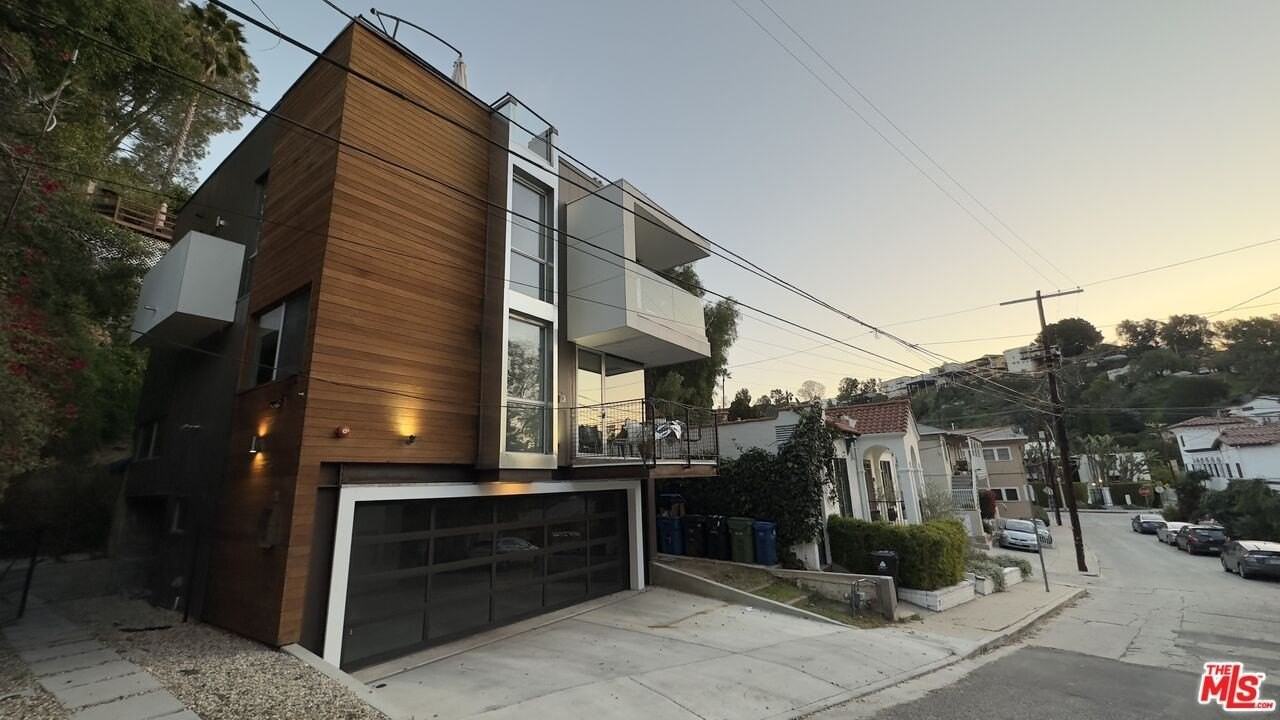 6127 Glen Tower St - Photo 2 of 13