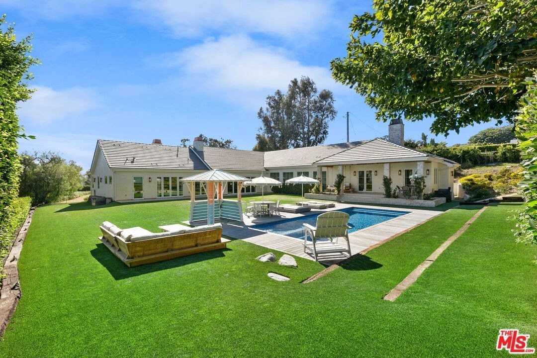 28861 Selfridge Dr - Photo 2 of 50