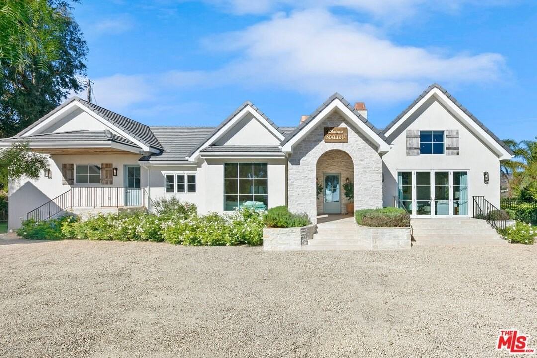 28861 Selfridge Dr - Photo 3 of 50