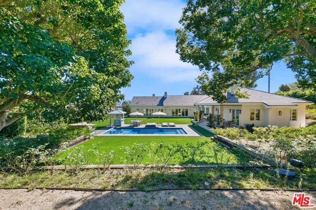 28861 Selfridge Dr - Photo 7 of 50