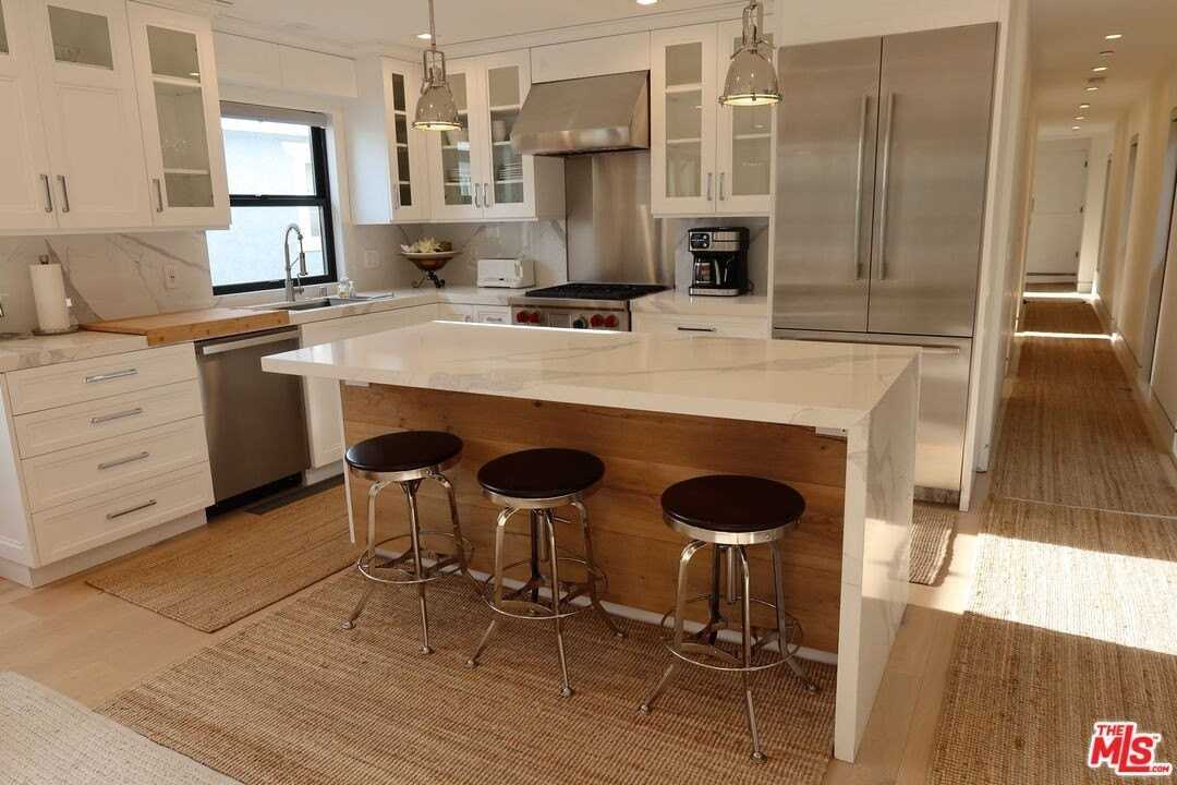 729 Raymond Ave unit: Lower - Photo 2 of 12