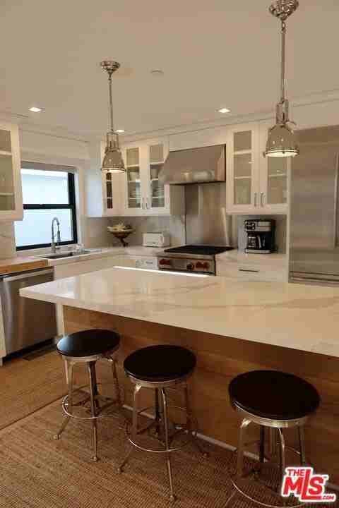 729 Raymond Ave unit: Lower - Photo 3 of 12