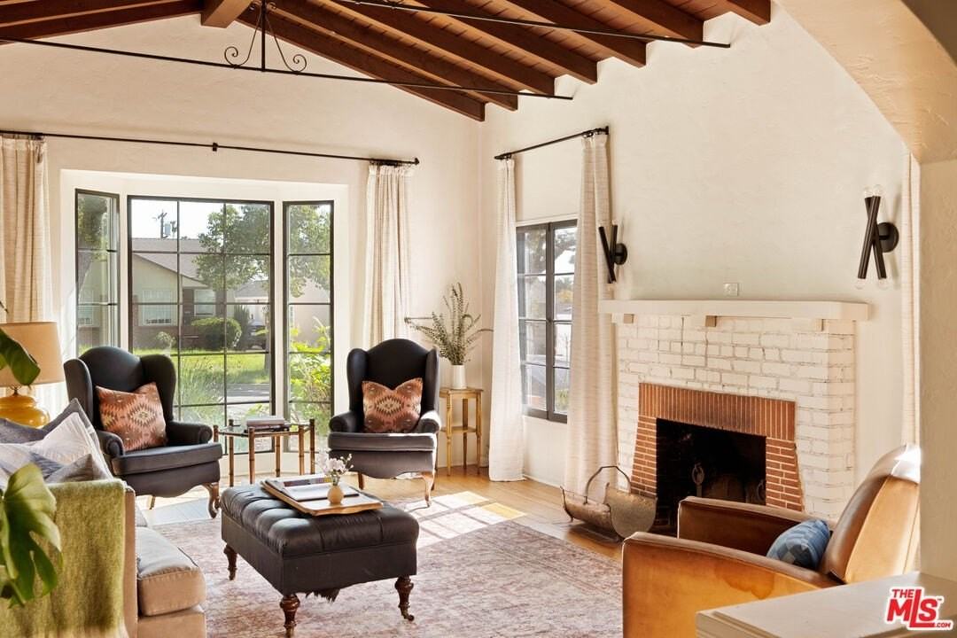 1363 Spazier Ave - Photo 3 of 18