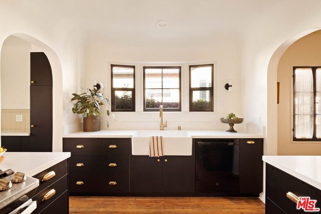 1363 Spazier Ave - Photo 6 of 18