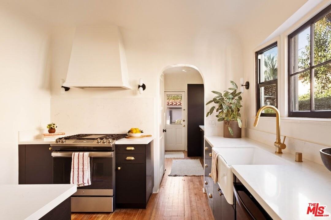 1363 Spazier Ave - Photo 7 of 18