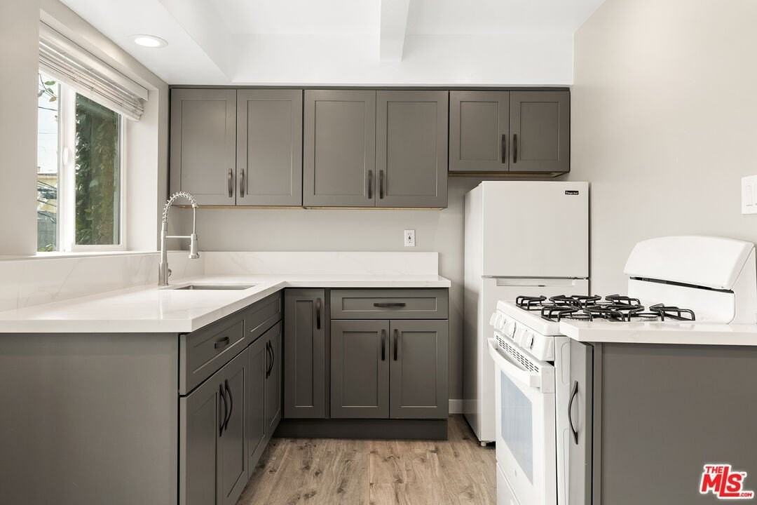 6768 Lexington Ave Apt 6 #6 - Photo 2 of 4