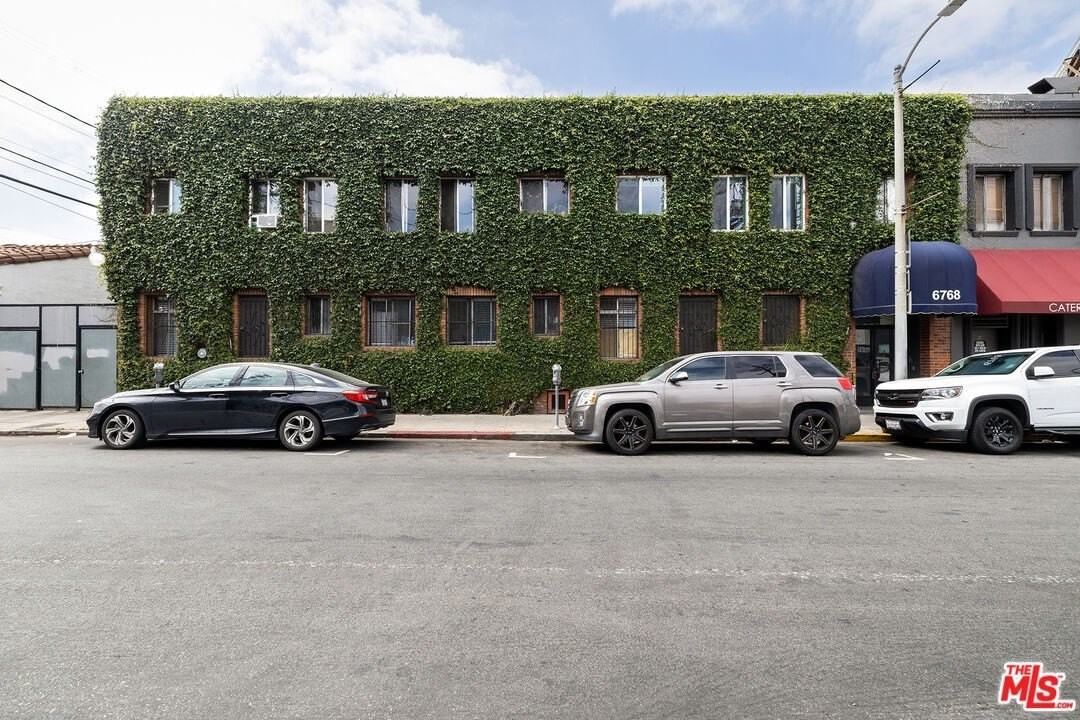 6768 Lexington Ave Apt 6 #6 - Photo 4 of 4